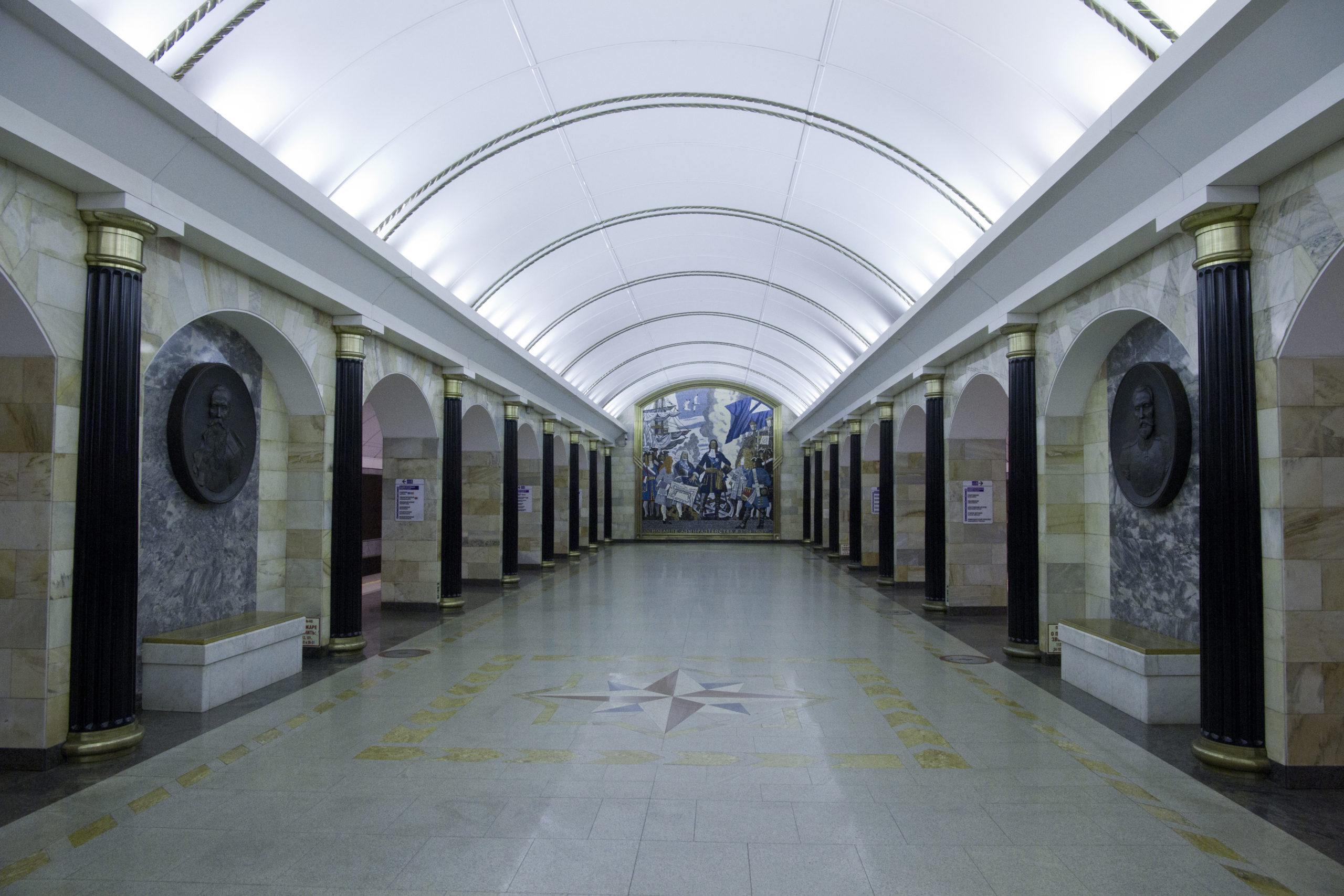 Оператор подземной рекламы: Russ Outdoor получил контроль над рекламой в метро П