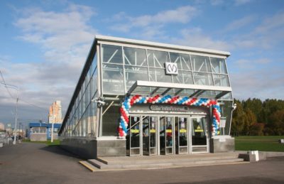 Prospekt_Slavy_station_vestibul